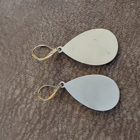 3/$30 VTG Floral Daisy Teardrop Bohemian Leverback Dangle Earrings - Picture 3 of 3